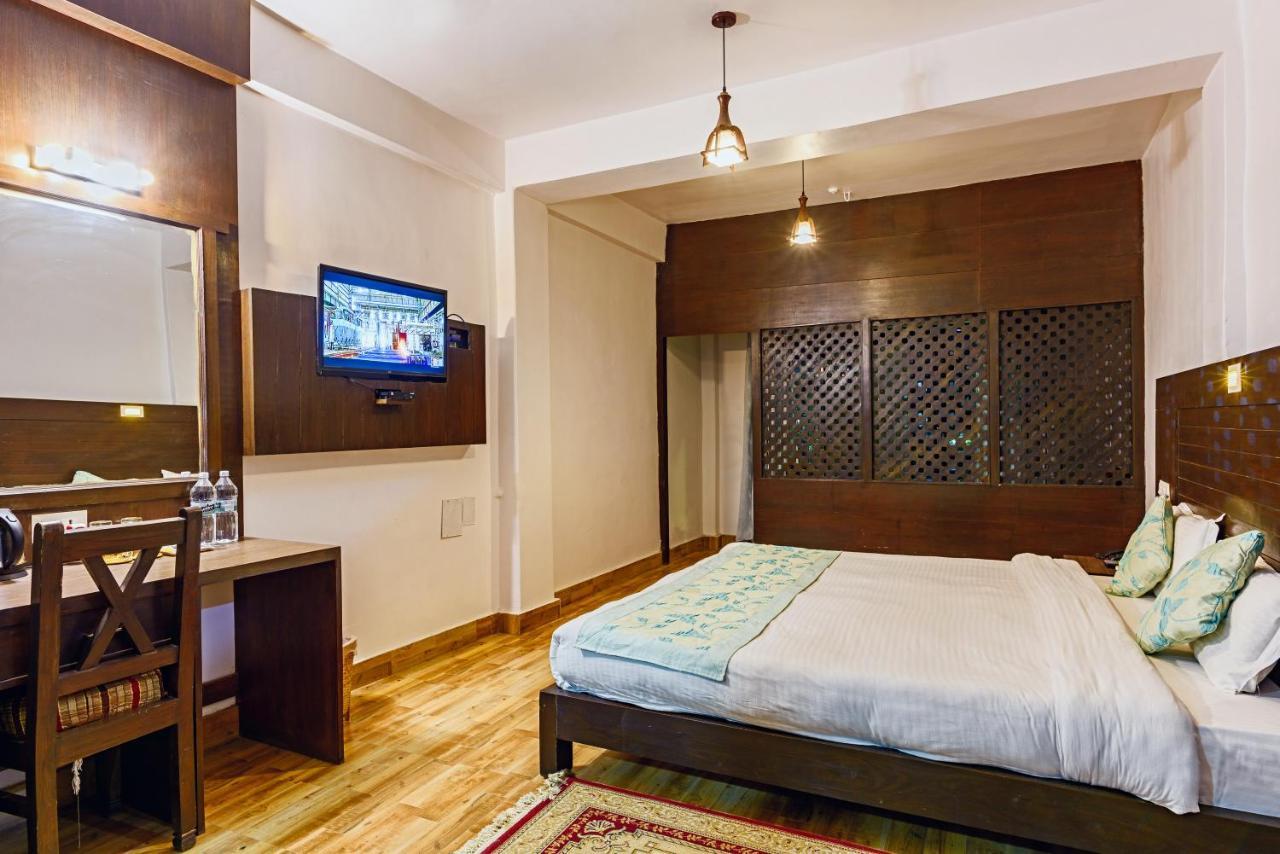 Hotel Jal Mahal Покхара Экстерьер фото